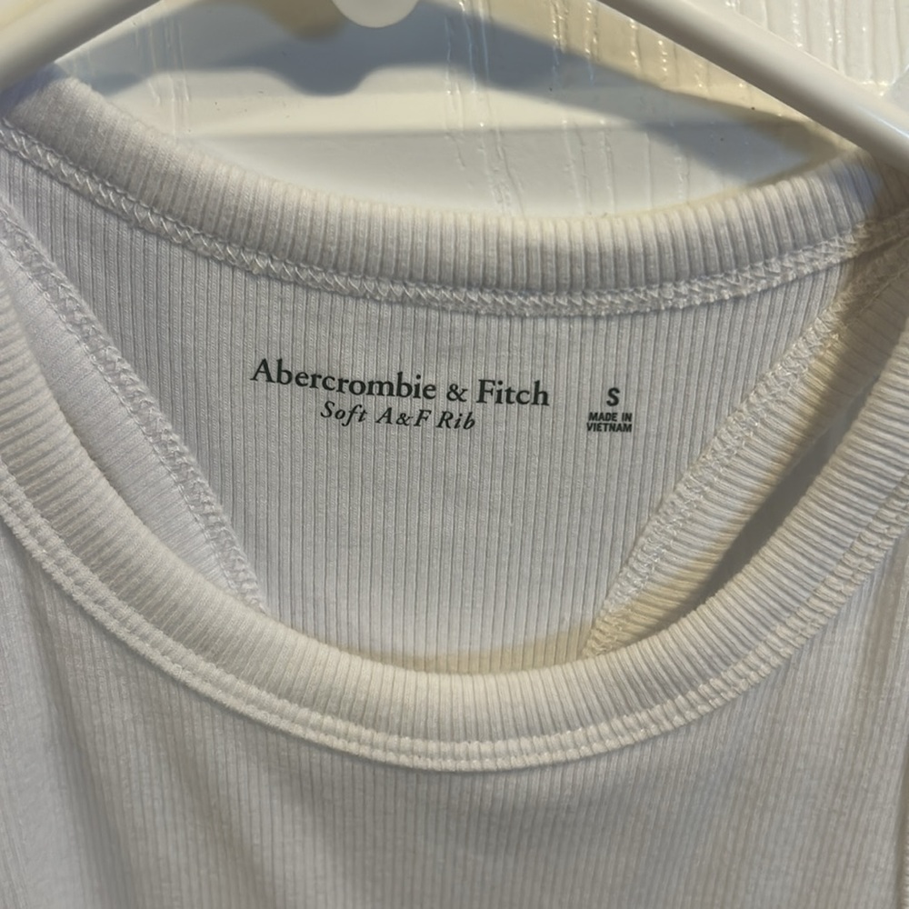 Abercrombie Ribbed Scuba Tank - Picture 2 of 3